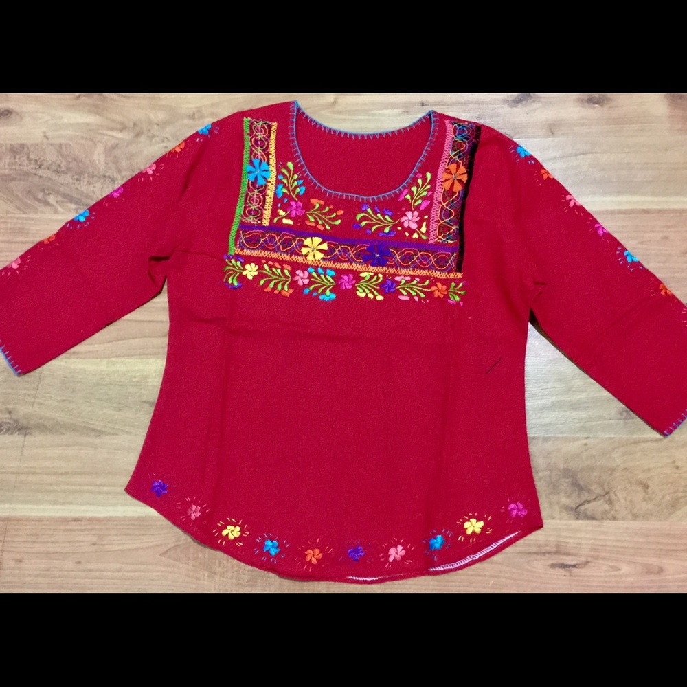 Blusa mexicana bordada a mano
